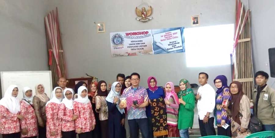 Pelaku Usaha Mikro Kecil Menengah (UMKM) KBB berfoto bersama usai workshop