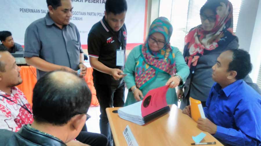 KPU Kota Cimahi Menerima Berkas Keanggotaan Partai Politik