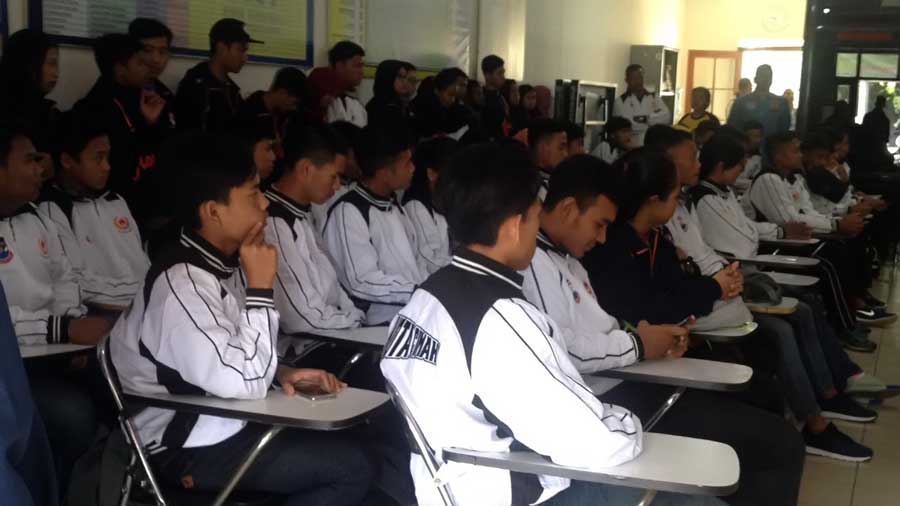 Tim hoki dan atletik memenuhi gedung KONI lantai 1