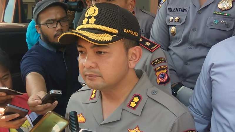 Kapolres Cimahi AKBP Rusdy Pramana Suryanagara memberikan keterangan pers