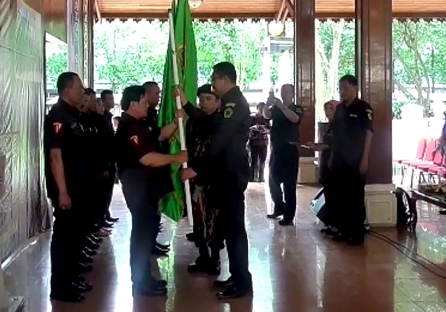 Ketua Distrik AMS Kota Cimahi Edy Sofyan melantik pengurus Rayon AMS se Kota Cimahi, Minggu (21/1).