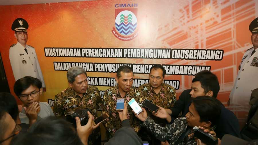 Wali Kota Cimahi, Ajay M. Priatna menanggapi teguran panwaslu ketika ditemui seusai acara Musrenbang.