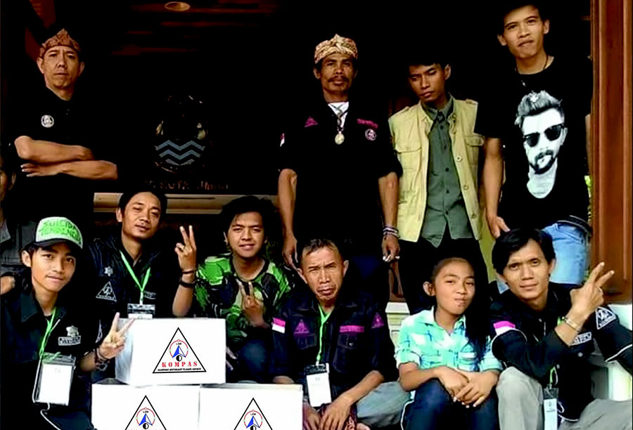  LSM Koordinat Masyarakat Pejuang Aspirasi (KOMPAS).