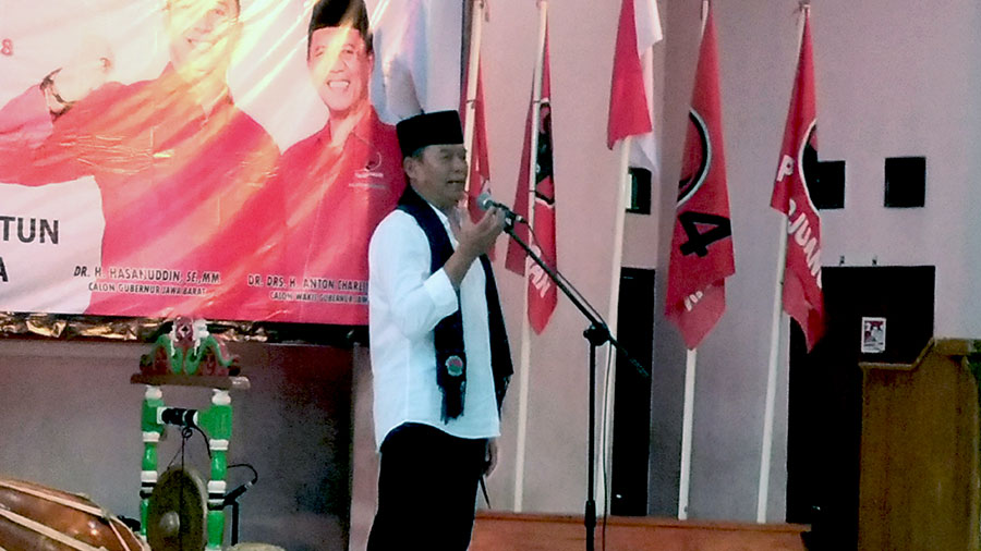 ​Balon Gubernur Jawa Barat Hasanuddin yang akrab disapa Kang Hasan saat Konsolidasi Pemenangan di Sekretariat DPC PDIP Kabupaten Bandung.