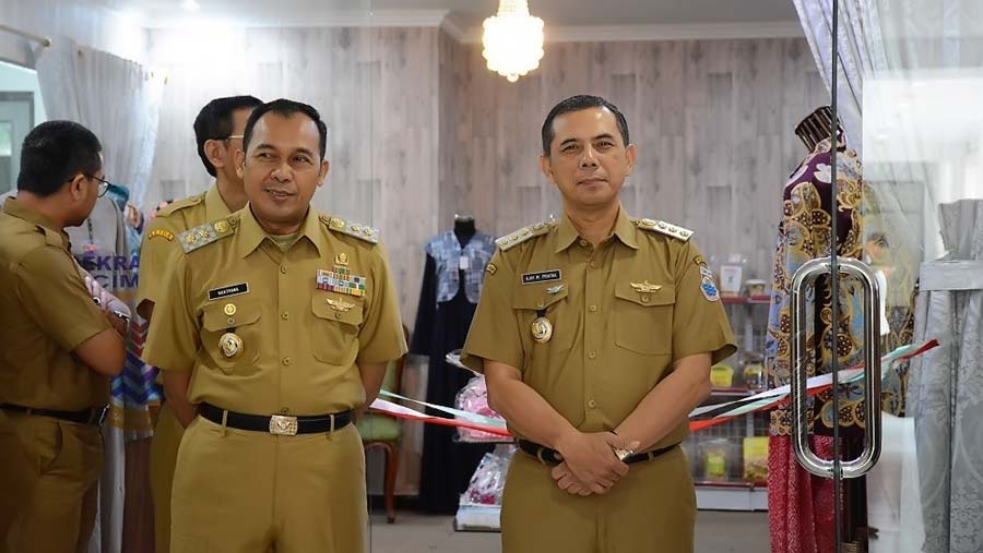 Wali Kota/Wakil Wali Kota Cimahi, Ajay dan Ngatiyana.