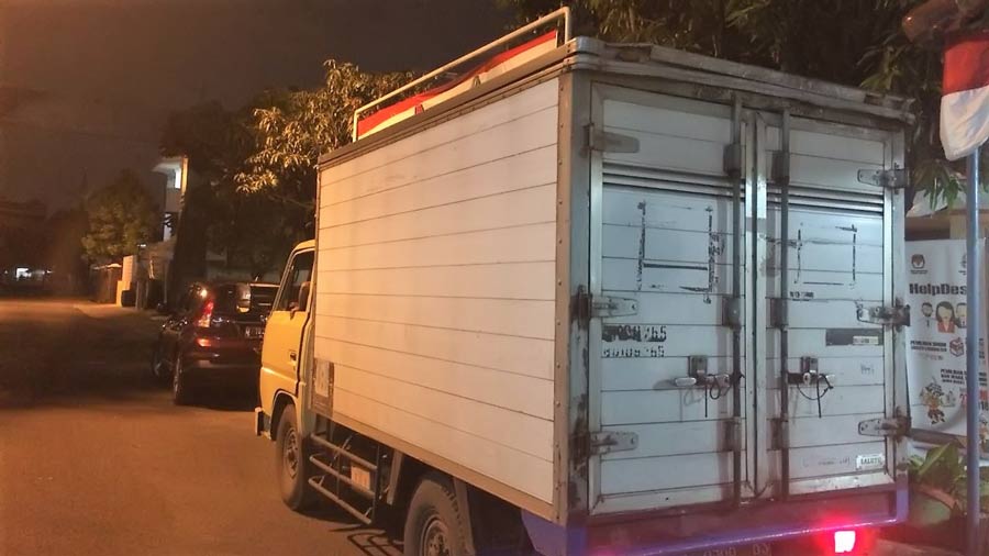 Mobil pengangkut Bahan Kampanye (BK) paslon Gubernur dan Wakil Gubernur Jabar yang diserahkan Jumat malam (9/3/18).