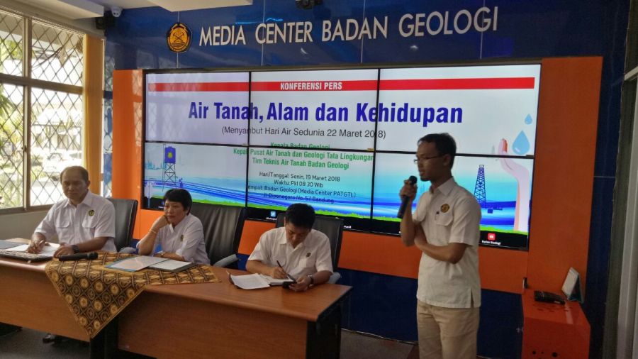 Badan Geologi KESDM mengadakan Konferensi Pers dengan tema Air Tanah, Alam dan Kehidupan, Senin (19/3/18) bertempat di Media Center PATGTL di Jalan Diponegoro No. 57 Bandung.