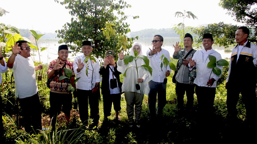 Paslon nomor urut 3 Sudrajat-Ahmad Syaikhu (Asyik). Saat melakukan kampanye di Kabupaten Bandung Barat (KBB) pada Selasa (20/3/2018).