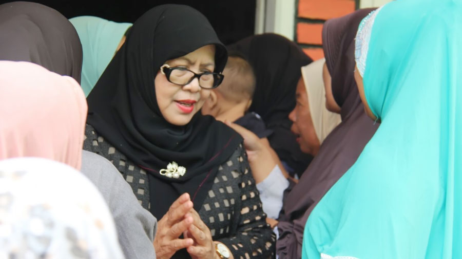 Elin Suharliah, Calon Bupati Bandug Barat saat silaturahmi dengan warga KBB.