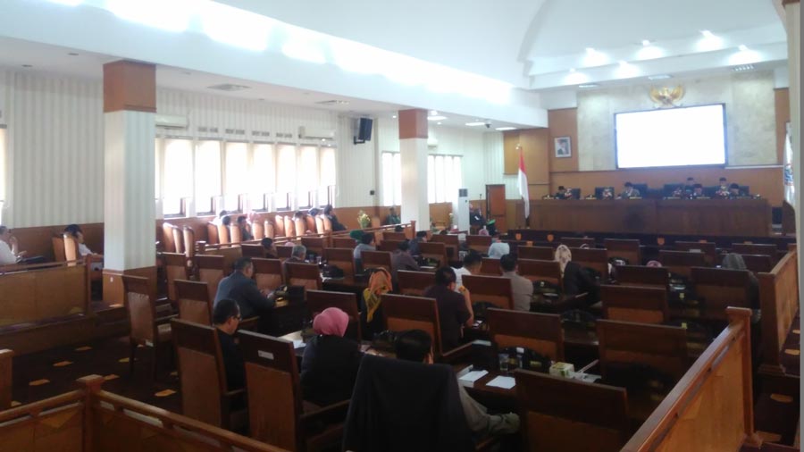 DPRD Kota Cimahi menggelar rapat paripurna 'Laporan Pertanggungjawaban APBD Kota Cimahi Tahun 2017' di Ruang Rapat Paripurna DPRD Kota Cimahi, Jln. Djulaeha Karmita, Rabu (4/4/2018).