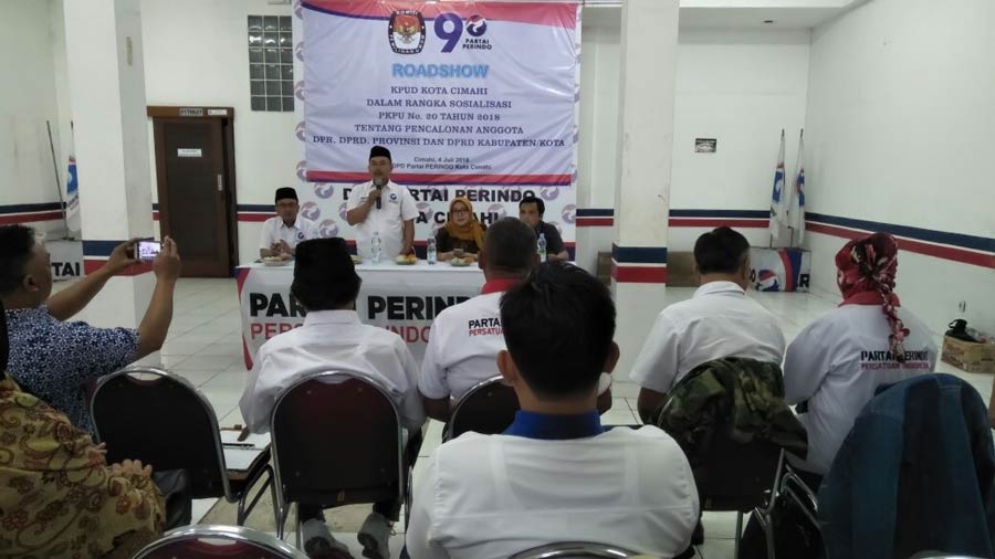 Ketua DPD Perindo Kota Cimahi, Asep Taryana usai sosialisasi KPU Kota Cimahi tentang PKPU No 2 Tahun 2018 tentang Pencalonan Anggota DPR, DPRD Provinsi, dan DPRD Kabupaten/Kota, di Kantor DPD Partai Perindo, Kota Cimahi, Rabu (4/7/2018).