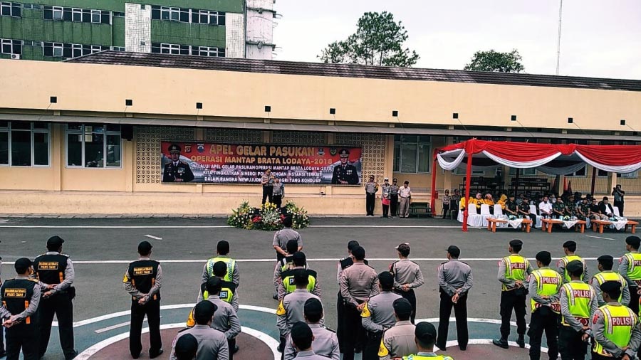 'Apel Gelar Pasukan Operasi Mantaf Brata Lodaya 2018' di Lap. Apel Mapolres Cimahi, Jln. Amir Mahmud, Rabu (19/9/2018).
