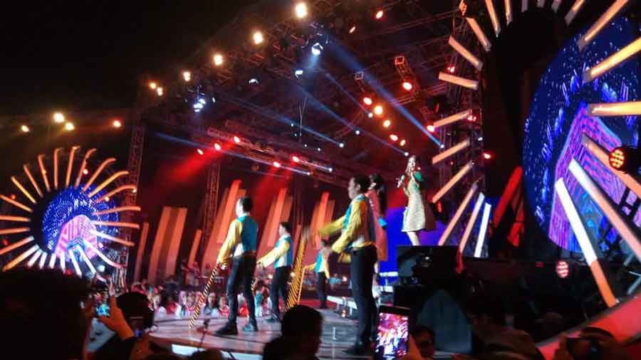 Inul Daratistas tampil menawan dalam acara 'Semarak Indosiar' di Lap. Brigif 15 Kujang Cimahi, Jln. Kebon Rumput, Sabtu (22/9/2018).
