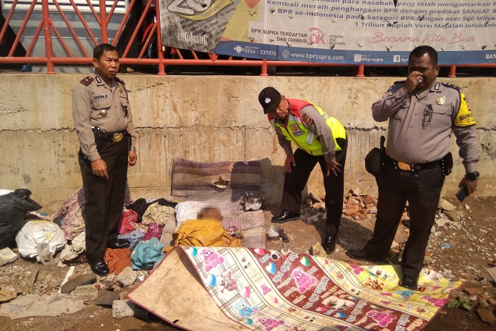 Korban Saat Diperiksa Petugas Kepolisian