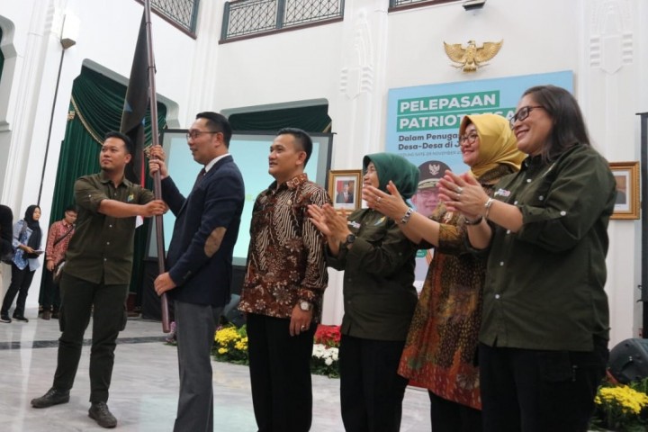  Gubernur Jawa Barat Ridwan Kamil Saat Pelepasan Patriot Desa