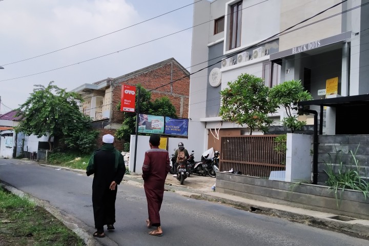 Black Dots Hotel yang terletak di Jalan Budi Kelurahan Pasirkaliki Kecamatan Cimahi Utara