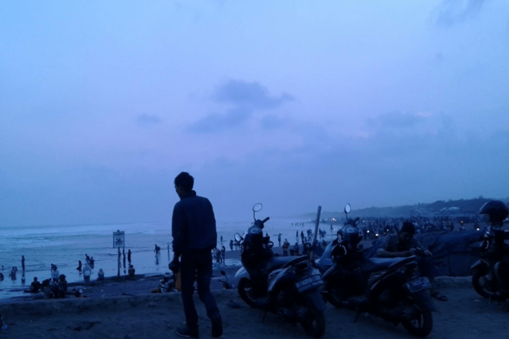 Pantai Jayanti di Kabupaten Cianjur menjadi daerah tujuan wisata 