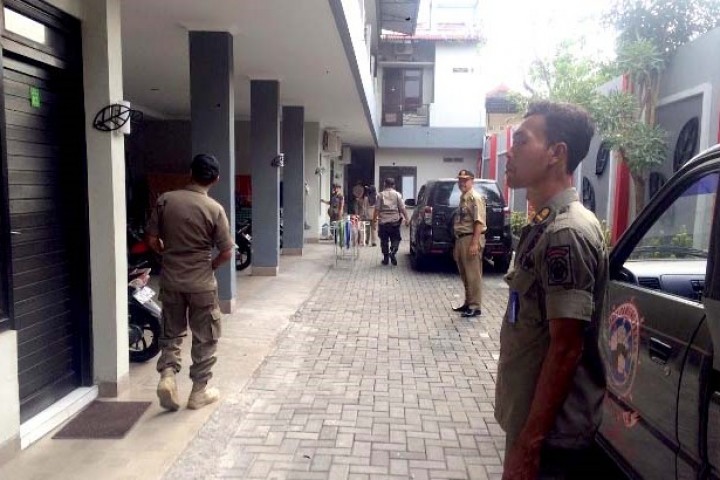 Satpol PP Cimahi Saat Razia kos-kosan.