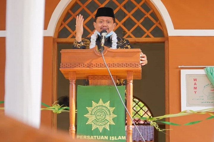 Bupati Sumedang Dony Ahmad Munir meresmikan Markas Dakwah PD Persis Kabupaten Sumedang.