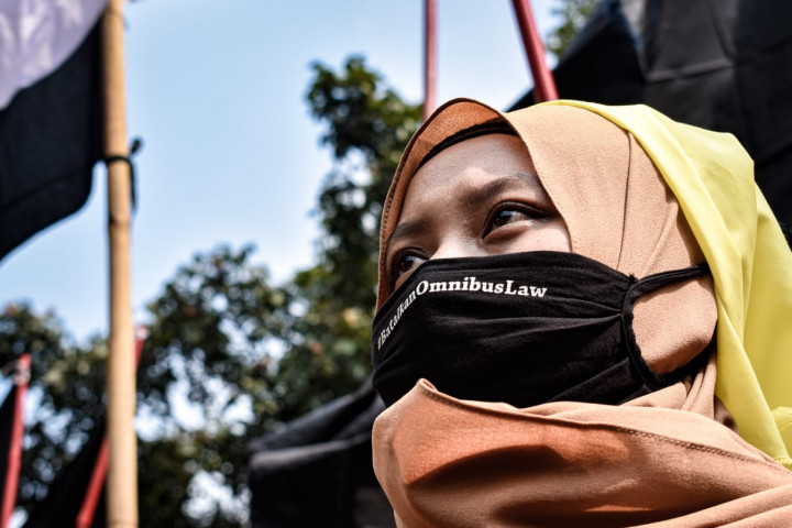 demonstran wanita ruu