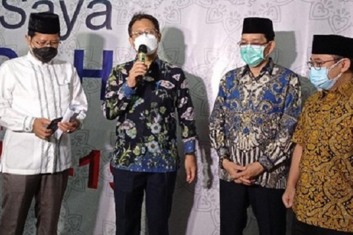 Menkes Budi Gunadi Sadikin, meninjau pelaksanaan vaksinasi bagi 500 anggota Majelis Ulama Indonesia (MUI) Pusat, Rabu (3/3/2021).
