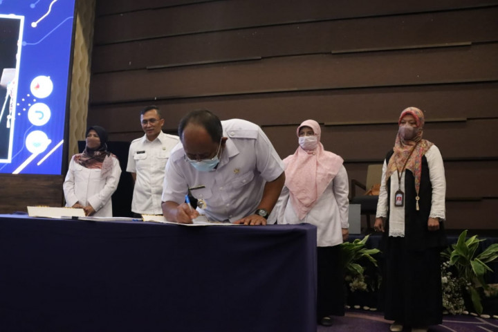 penandatanganan Berita Acara kesepakatan Forum Satu Data tahun 2022 sebagai bentuk komitmen seluruh Perangkat Daerah untuk mendukung Satu Data Kota Cimahi.