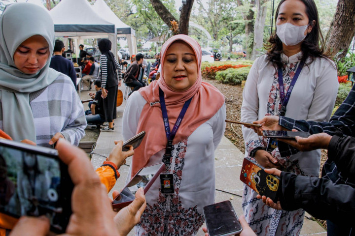 Pelaksana Tugas (Plt) Direktur RSKGM Kota Bandung, drg. Lucyanti Puspitasari , memberikan keterangan pers kepada awak media,Kamis (23/2/2023)
