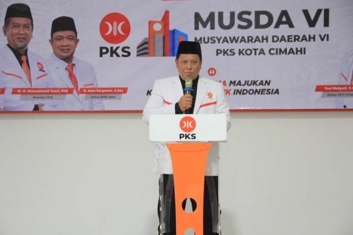 Ketua DPTD PKS Kota Cimahi Reza Mahdi menyampaikan pidato politik usai terpilih dalam Musda VI, Sabtu, 6 September 2026.
