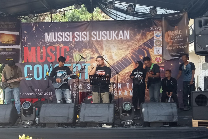 Salah satu penampil dari Musisi Sisi Susukan Concert Musik Volume 2, Sabtu, 13 September 2025