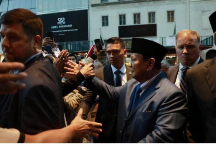Prabowo Subianto disambut hangat oleh diaspora Indonesia di hotel tempat bermalam, di New York, Amerika Serikat, pada Sabtu, 20 September 2025