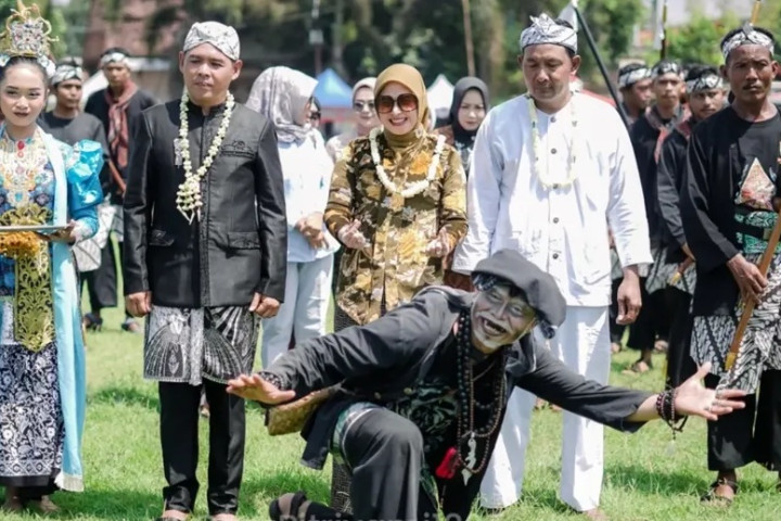 Bupati Pangandaran Citra Pitriyami menghadiri Milangkala Desa Pangandaran, Senin, 22 September 2025.