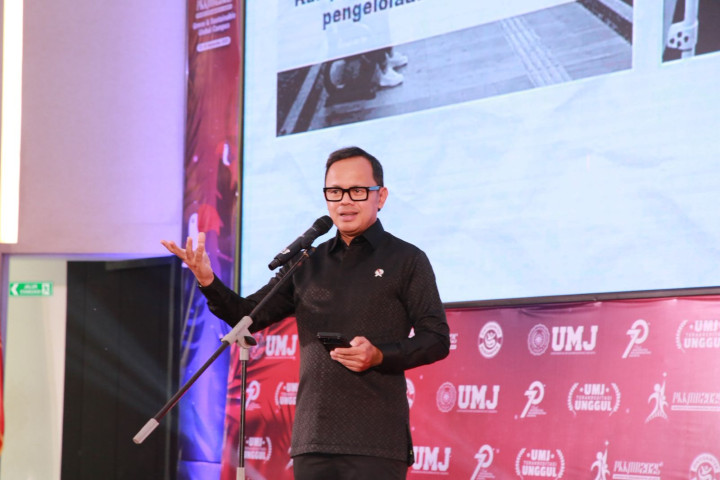 Wamendagri Bima Arya menghadiri Pembukaan Pengenalan Kehidupan Kampus bagi Mahasiswa Baru (PKKMB) 2025 di Gedung Cendekia Kampus Universitas Muhammadiyah Jakarta (UMJ), Senin (22/9/2025).