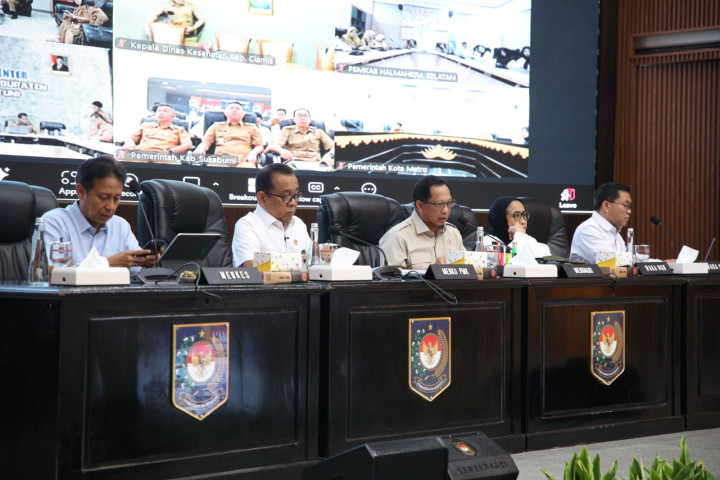  Rakor  Percepatan Penuntasan TBC dan Pembahasan MBG berlangsung  di Gedung Sasana Bhakti Praja (SBP), Kantor Pusat Kementerian Dalam Negeri (Kemendagri), Jakarta, 29 September 2025