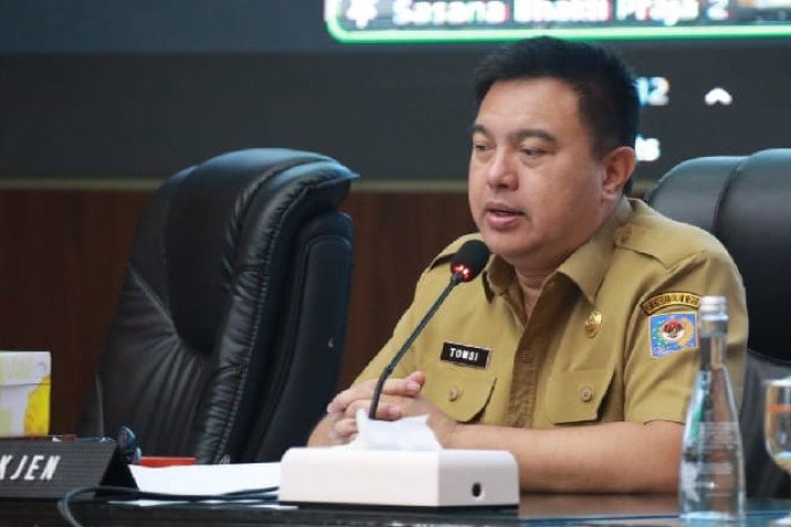 Sekjen  Kemendagri Tomsi Tohir memimpin Rakor Pengendalian Inflasi Daerah, di Jakrta, Senin, 6 Oktober 2025. 