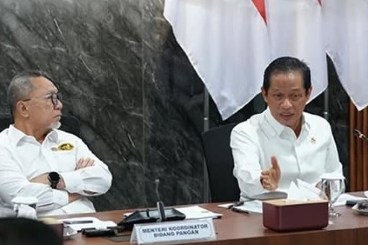 Menteri Lingkungan Hidup Hanif Faisol Nurofiq memimpin Rapat Satgas Penanganan Kerawanan Bahaya Radiasi Radionuklida Cs-137 di Cikande, Banten, belum lama ini. 