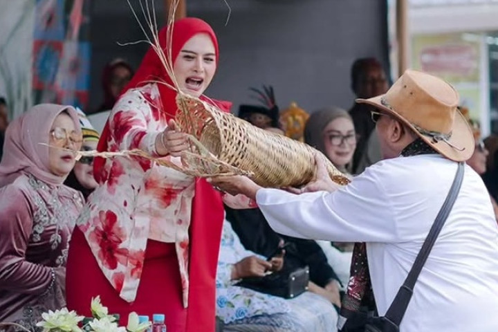 Bupati Pangandaran Citra Pitriyami menghadiri Pangandaranaval Nature 13 2025 .
