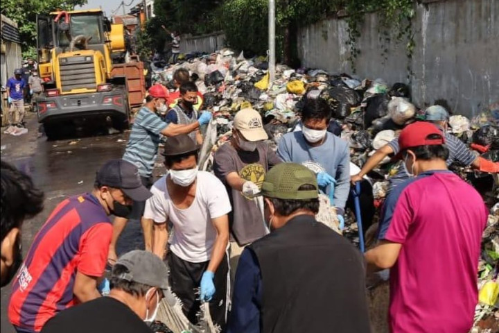 Untuk menggugah kesadaran masyarakat, Pemerintah Kota Cimahi melalui Dinas Lingkungan Hidup (DLH) kembali melaksanakan kegiatan Aksi Nyata Bersih Sampah, di PT Ayoe Indotama Textile, Kota Cimahi