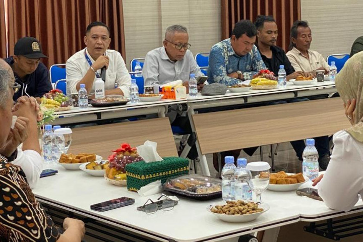 Dipimpin Wahyudin Iwang, WALHI Jabar melakukan audensi dengan Kantor Wilayah Badan Pertanahan Nasional (Kanwil ATR/BPN) Provinsi Jawa Barat dan ATR/BPN Kabupaten Sumedang, belum lama ini. 
