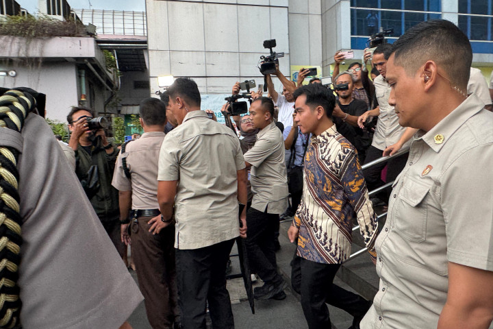 Wapres Gibran menjenguk korban kecelakaan mobil SPPG di Jakarta Utara