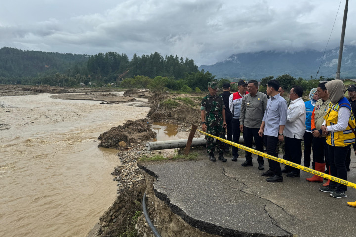 Wapres melakukan kunjungan di Desa Kampung Gumpang Lempuh, Kecamatan Putri Betung, Acehm Rabu, 17 Desember 2025.