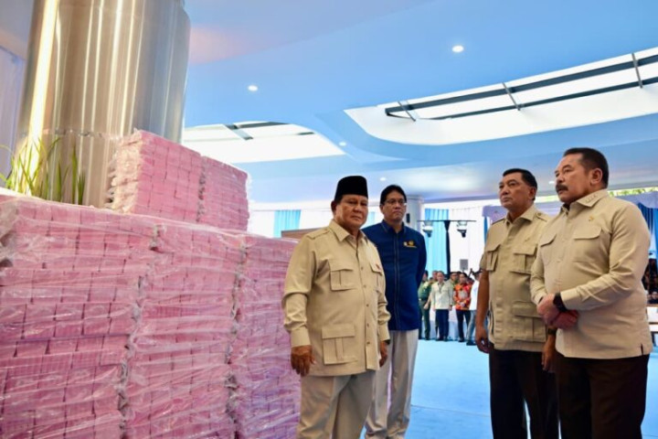 Presiden Prabowo Subianto menghadiri acara penyerahan laporan capaian hasil Satuan Tugas Penertiban Kawasan Hutan (Satgas PKH) dan penyelamatan keuangan negara tahun 2025