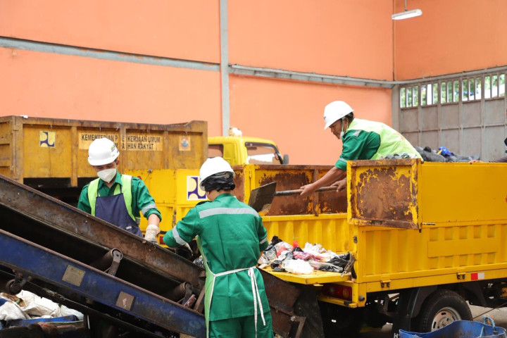 Melalui Program ISWMP, Kota Cimahi juga memperoleh dukungan pembangunan dua TPST untuk meningkatkan kapasitas pengolahan sampah