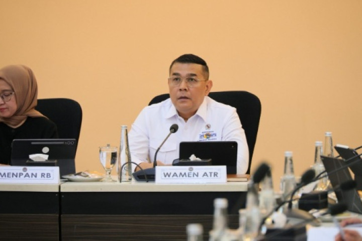 Wamen ATR/BPN Ossy Dermawan mengikuti Rapat Tingkat Menteri terkait  Pembangunan Sekolah Terintegrasi, pada Kamis (29/01/2026) di Ruang Rapat Kemenko PMK  Jakarta.