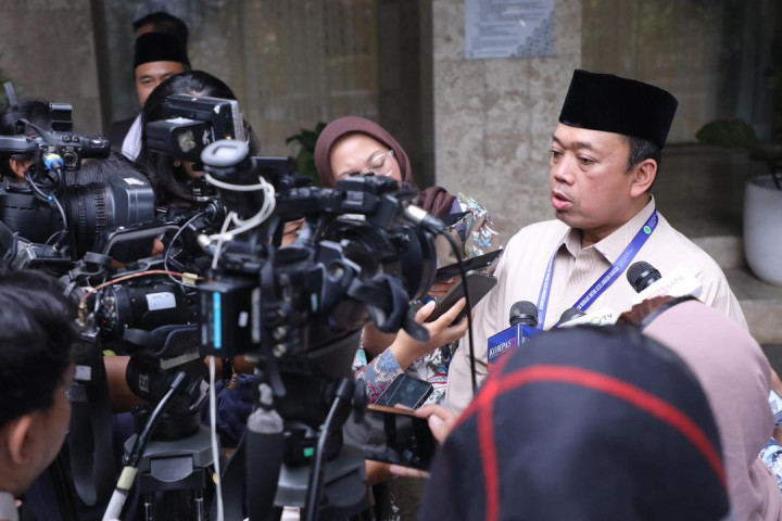 Menteri ATR/BPN Nusron Wahid memberikan keterangan pers terkait rencana pembangunan gedung lembaga Islam di Jakarta.