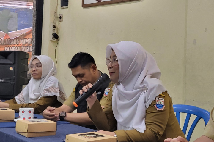 Kepala Dinas Kesehatan Kota Cimahi Mulyati sedang memberikan Sosialisasi, belum lama ini.