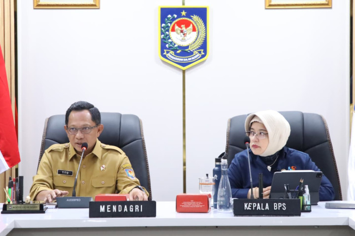 Mendagri Tito Karnavian memimpin Rapat Koordinasi Pengendalian Inflasi Daerah di Gedung Sasana Bhakti Praja, Kantor Pusat Kementerian Dalam Negeri (Kemendagri), Jakarta, Senin (9/2/2026).
