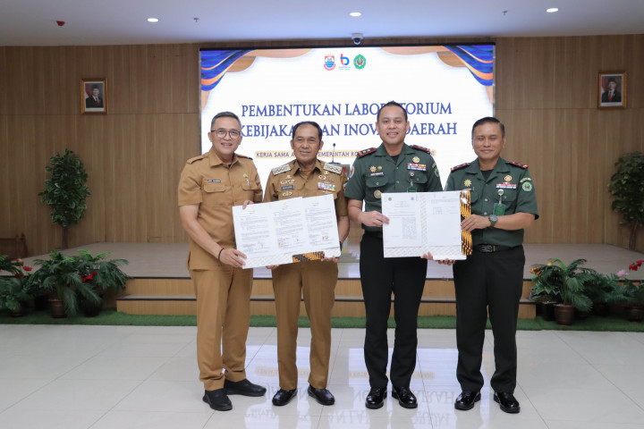 Pemkot Cimahi melakukan kerjasama penandatanganan Surat Kesepakatan Kerja Sama dengan Unjani  Tentang Laboratorium Kebijakan dan Inovasi.