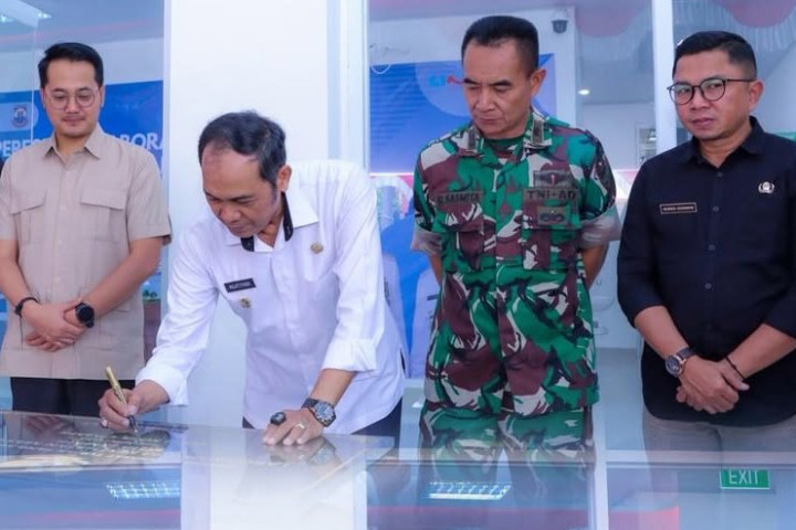 Pemerintah Kota Cimahi resmi memperkuat sistem kesehatan masyarakat dengan meresmikan Laboratorium Kesehatan Masyarakat (Labkesmas) Kota Cimahi. Peresmian dilakukan Wal Kota Cimahi, Ngatiyana, belum lama ini.