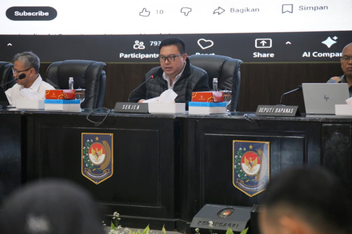 Sekjen Kemendagri Tomsi Tohir membuka Rapat Koordinasi (Rakor) Pengendalian Inflasi di Kantor Pusat Kemendagri, Jakarta, Rabu (18/2/2026)