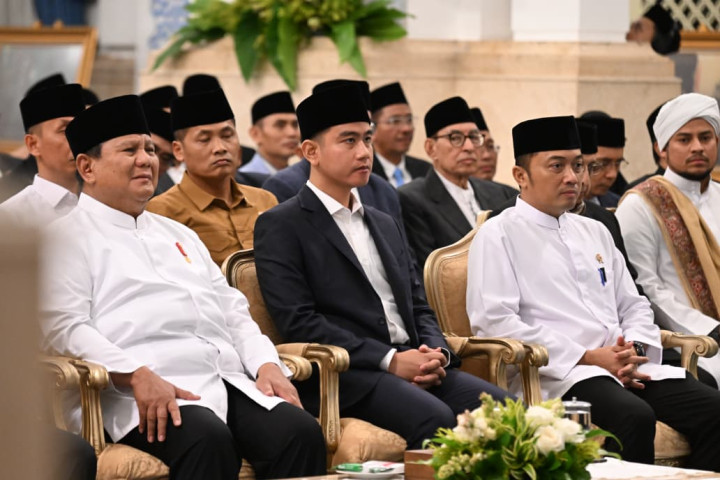 Wapres Gibran Rakabuming mendampingi Presiden Prabowo Subianto saat Peringatan Nuzulul Quran di Istana Negara, Jakarta, 10 Maret 2026
